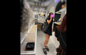 p158813615de1b664471
