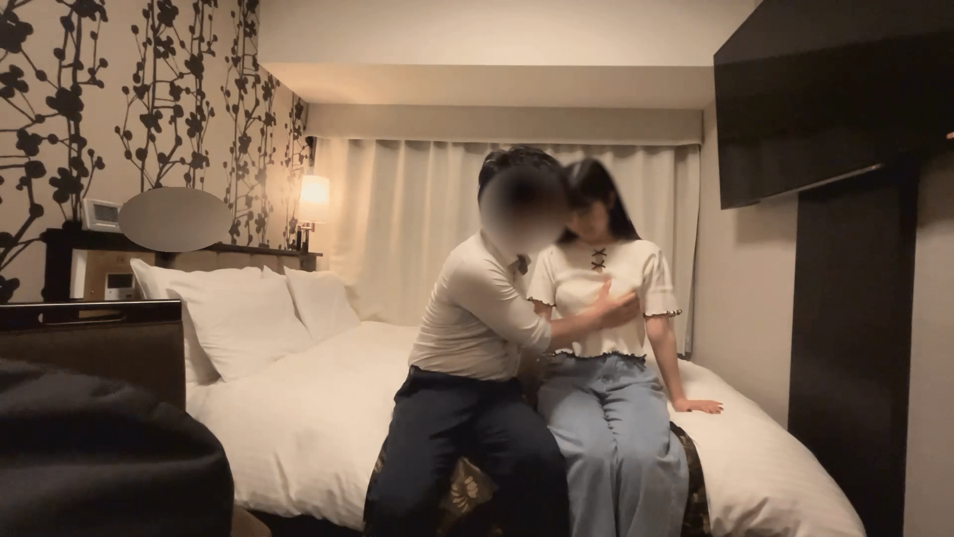 dvFcEhJbJK4bEUWFnFczP2b